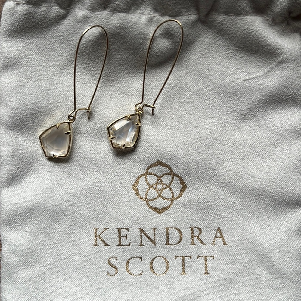 Kendra Scott teardrop earrings. Excellent condition!